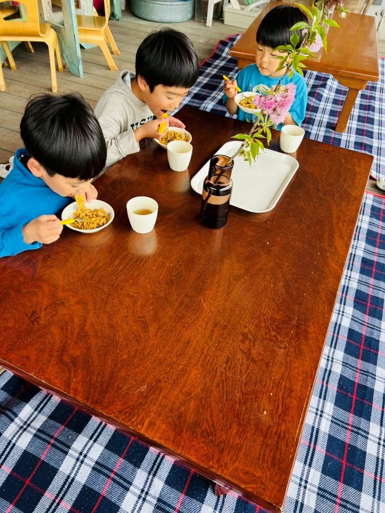 ぽんぽん保育園,保育園,こども園,給食,静岡県,沼津市,清水町,静岡市,清水区,御殿場市,裾野市
