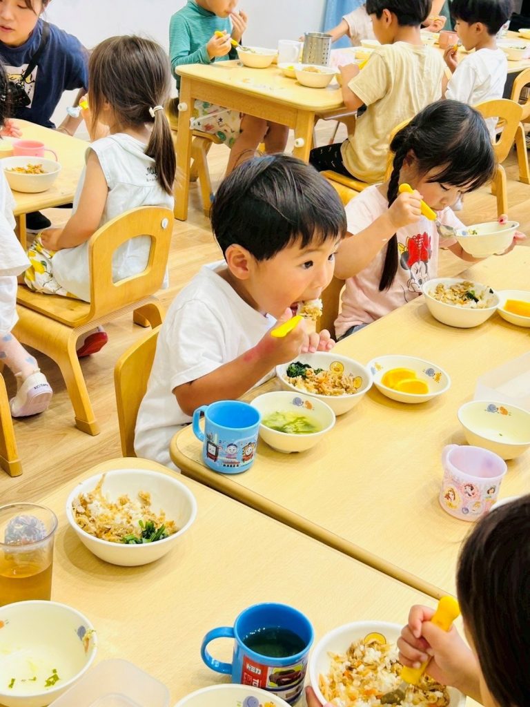 ぽんぽん保育園,保育園,こども園,給食,静岡県,沼津市,清水町,静岡市,清水区,御殿場市,裾野市
